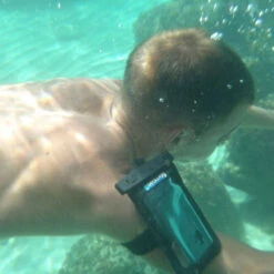 POCHETTE ETANCHE SMARTPHONE SEAWAG ROSE -Kayak Des Vagues pochette etanche smartphone seawag rose 3